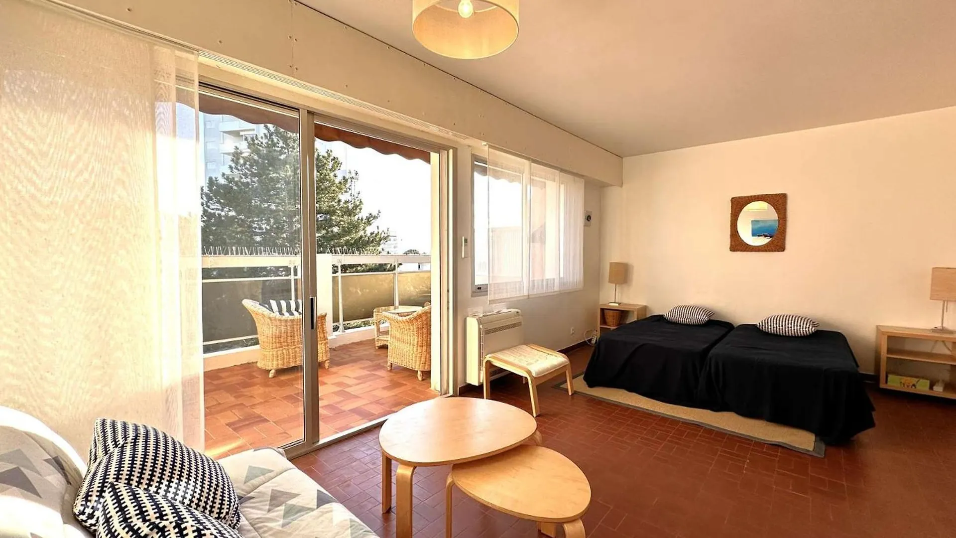 Hyedav Studio Climatise Pour 4 Personnes A 50 M De La Plage - Les Salins D'Hyeres 0*,  フランス