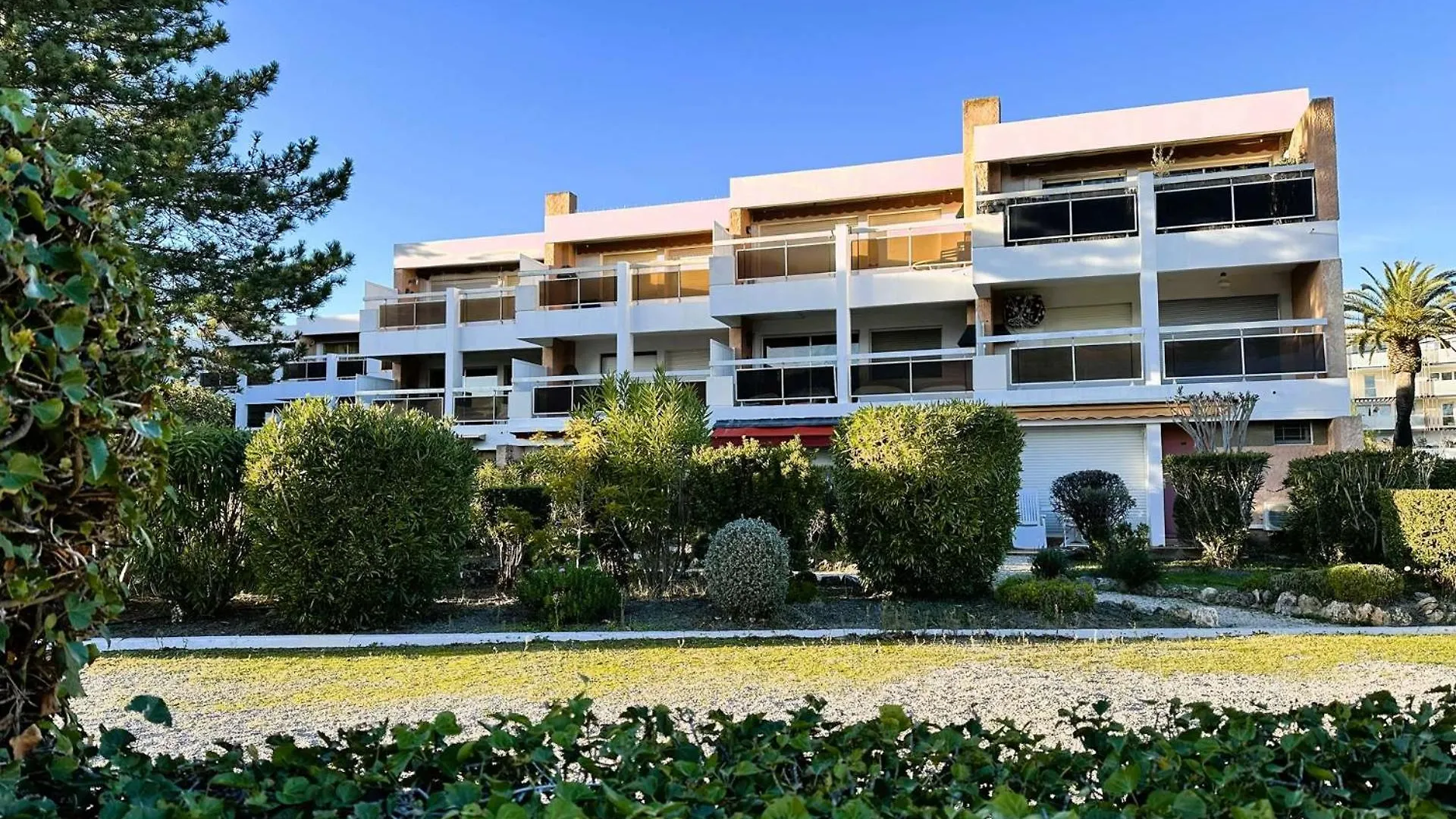 Hyedav Studio Climatise Pour 4 Personnes A 50 M De La Plage - Les Salins D'Hyeres Apartment